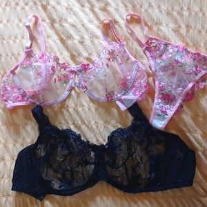 SOLD.  🌺 thank you